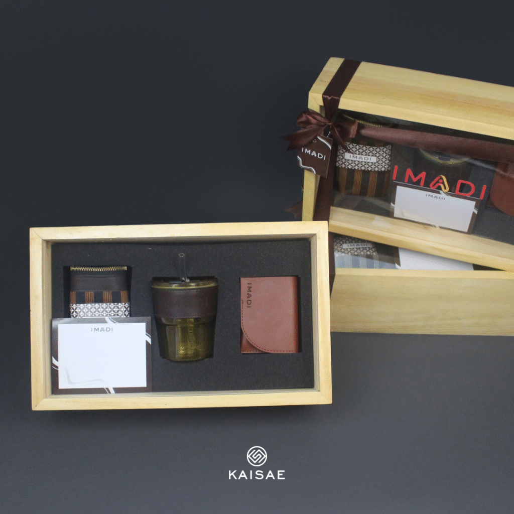 packaging kayu pinus dan akrilik 